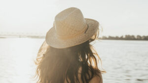 髪・頭皮のUV対策をおこなう